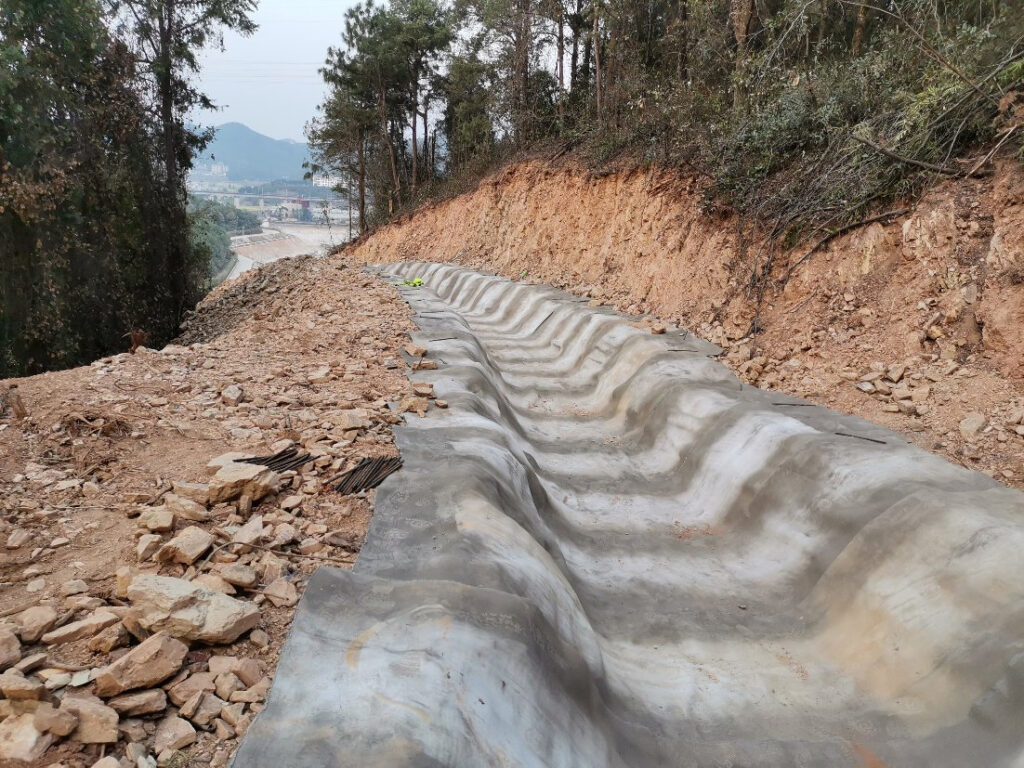 How Does Cement Blanket vs Traditional Concrete Compare in Construction Efficiency and Performance?